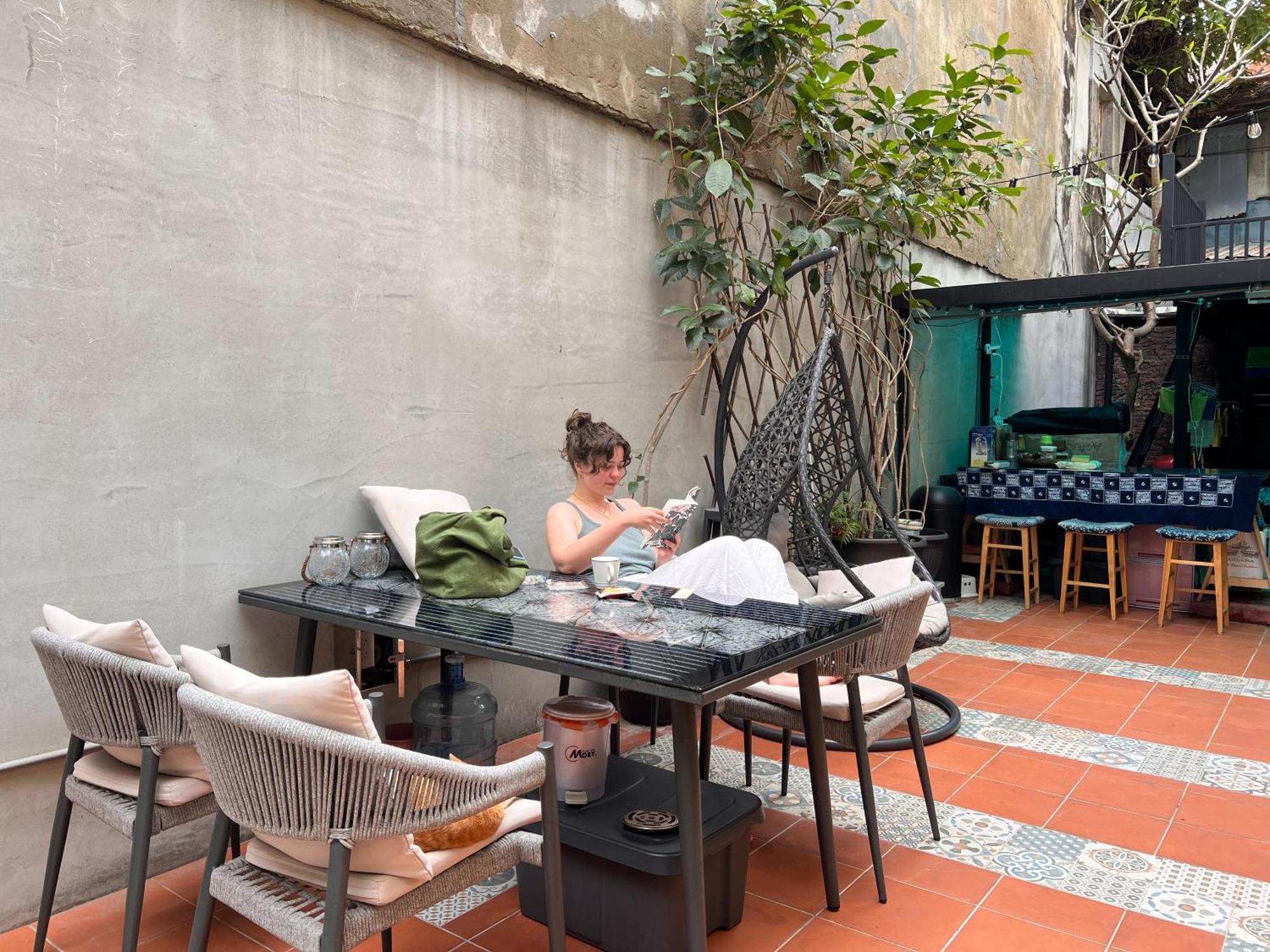 Local Backpacker Hostel Tainan Exterior photo